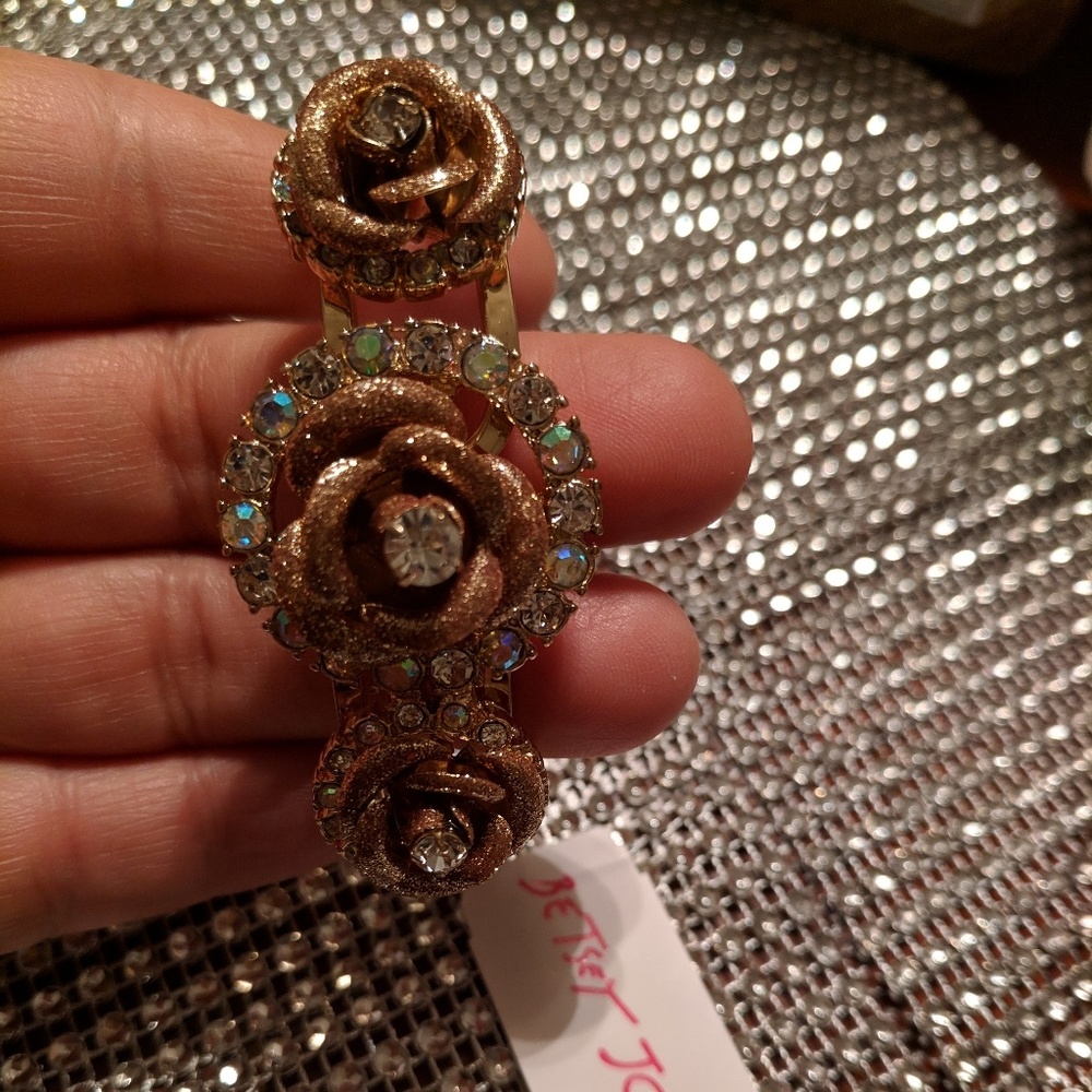 Betsey Johnson - Gold Roses Bracelet